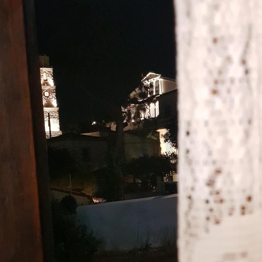 Yiayia'S Home Chalki Town Zewnętrze zdjęcie