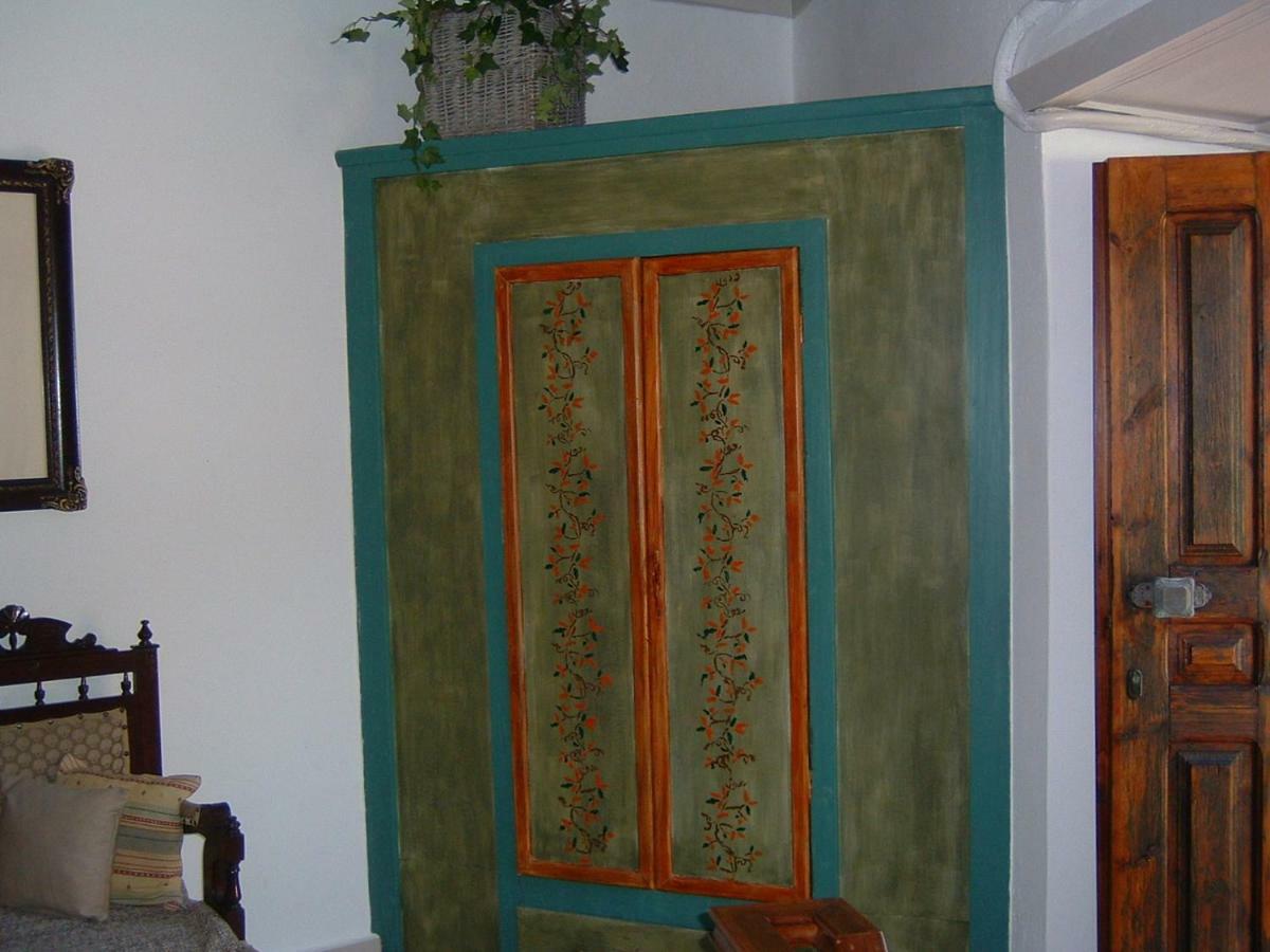 Yiayia'S Home Chalki Town Zewnętrze zdjęcie