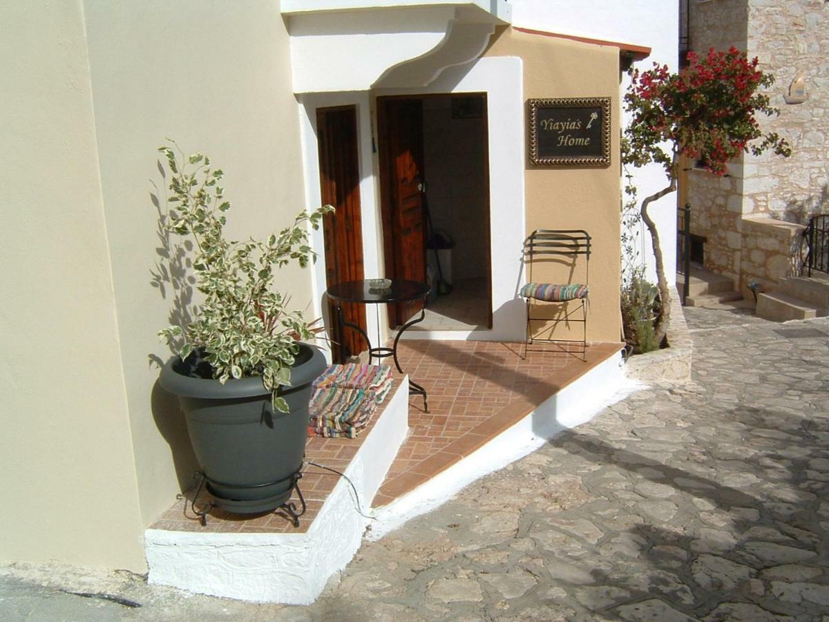 Yiayia'S Home Chalki Town Zewnętrze zdjęcie