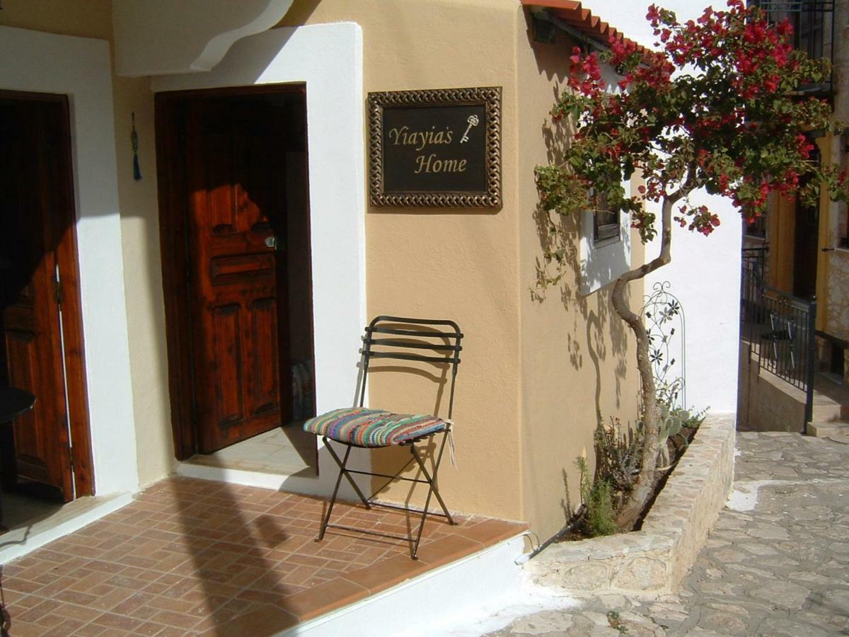 Yiayia'S Home Chalki Town Zewnętrze zdjęcie